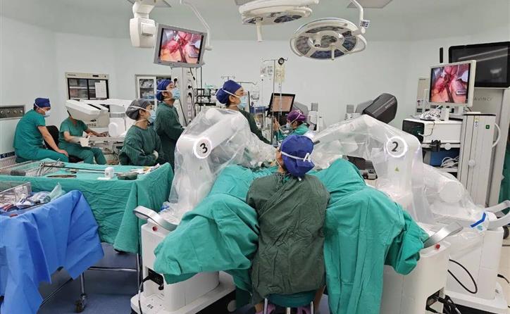 瑞龙外科分体式手术机器人商业装机后首台妇科复杂病例临床应用