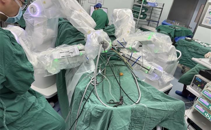 瑞龙外科分体式手术机器人助力完成高难度宫颈癌保育手术